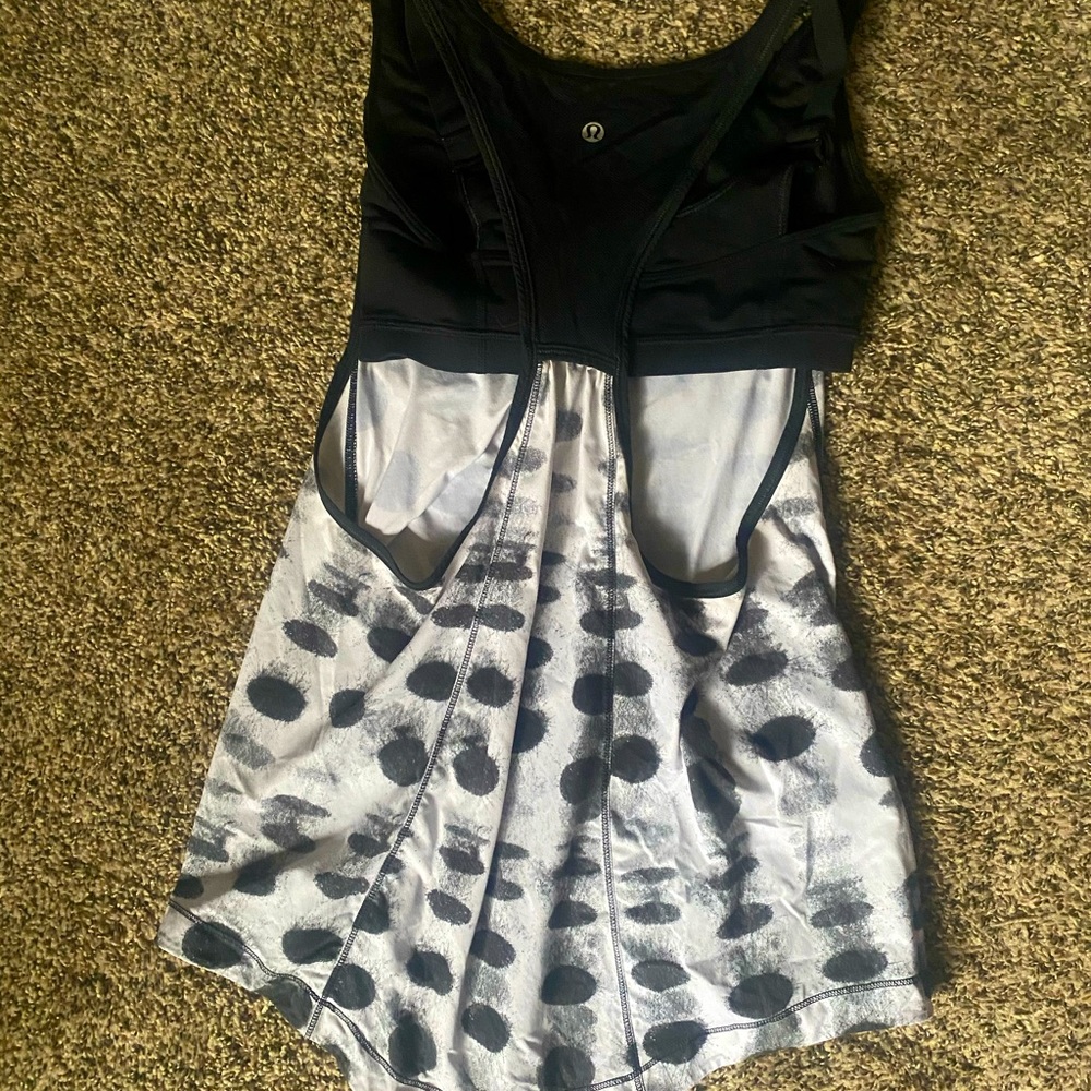 Lululemon workout top